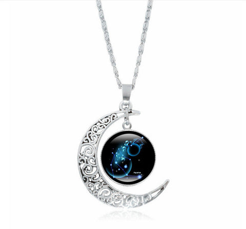 Fashionable Lovely Moon Necklace