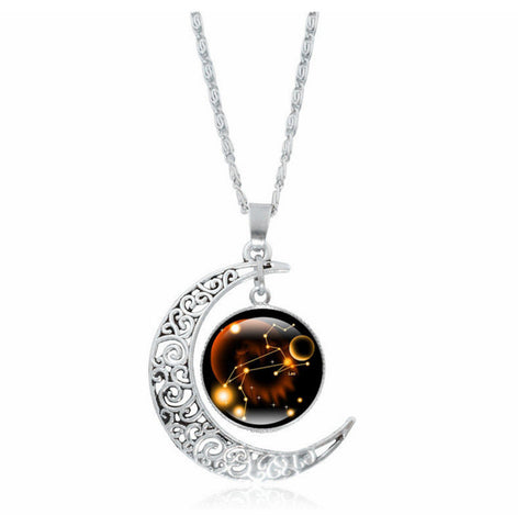 Fashionable Lovely Moon Necklace